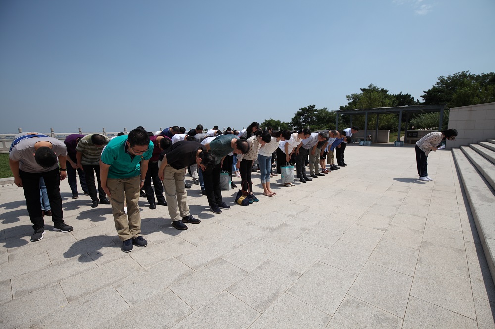 ManBetX(万博体育)APP官网|英超狼队和水晶宫全球赞助同伴