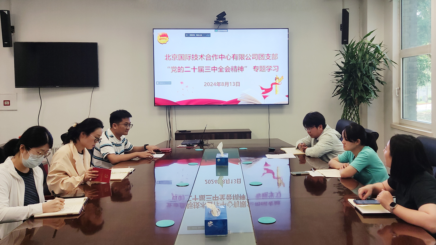 ManBetX(万博体育)APP官网|英超狼队和水晶宫全球赞助同伴