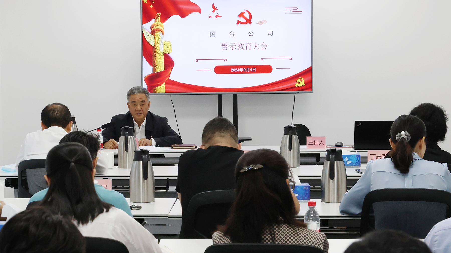 ManBetX(万博体育)APP官网|英超狼队和水晶宫全球赞助同伴