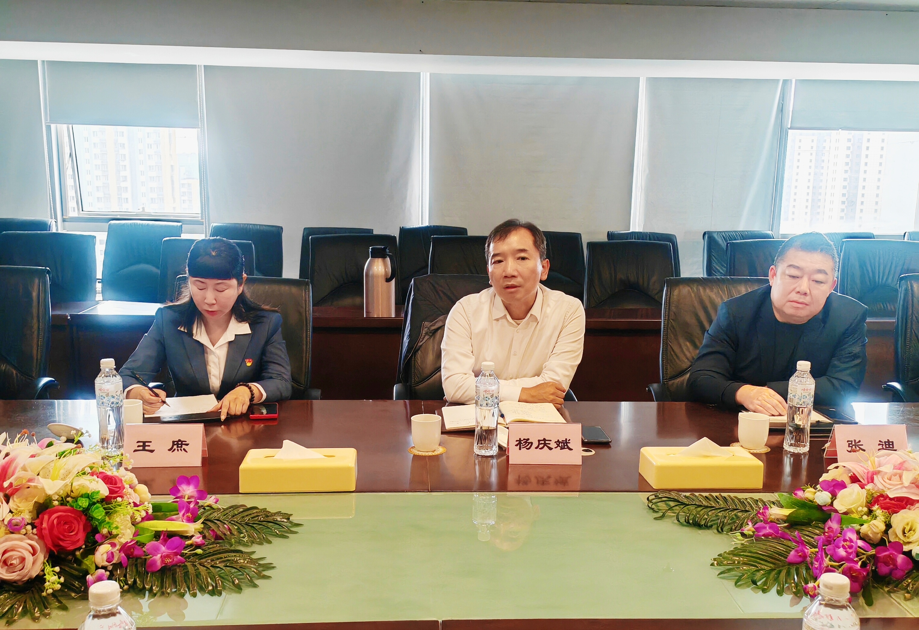 ManBetX(万博体育)APP官网|英超狼队和水晶宫全球赞助同伴