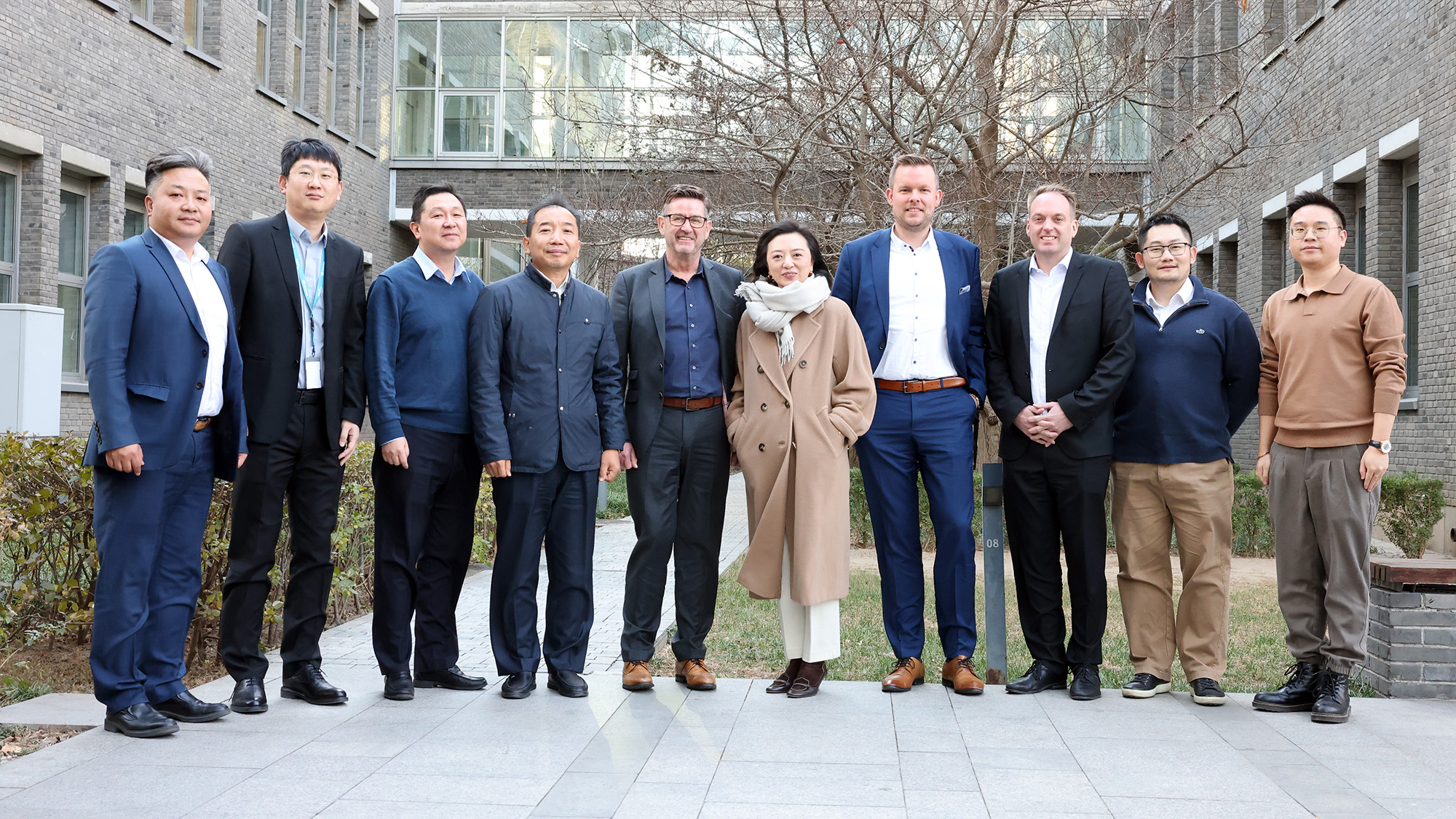 ManBetX(万博体育)APP官网|英超狼队和水晶宫全球赞助同伴