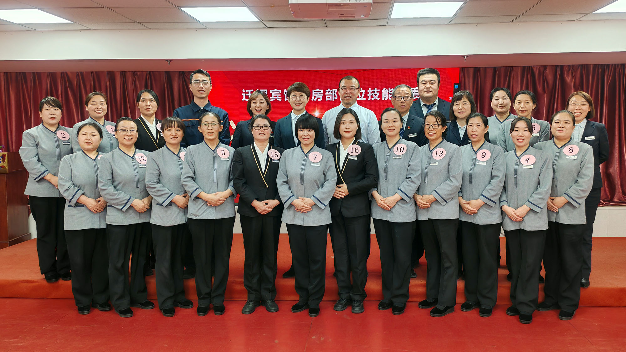 ManBetX(万博体育)APP官网|英超狼队和水晶宫全球赞助同伴