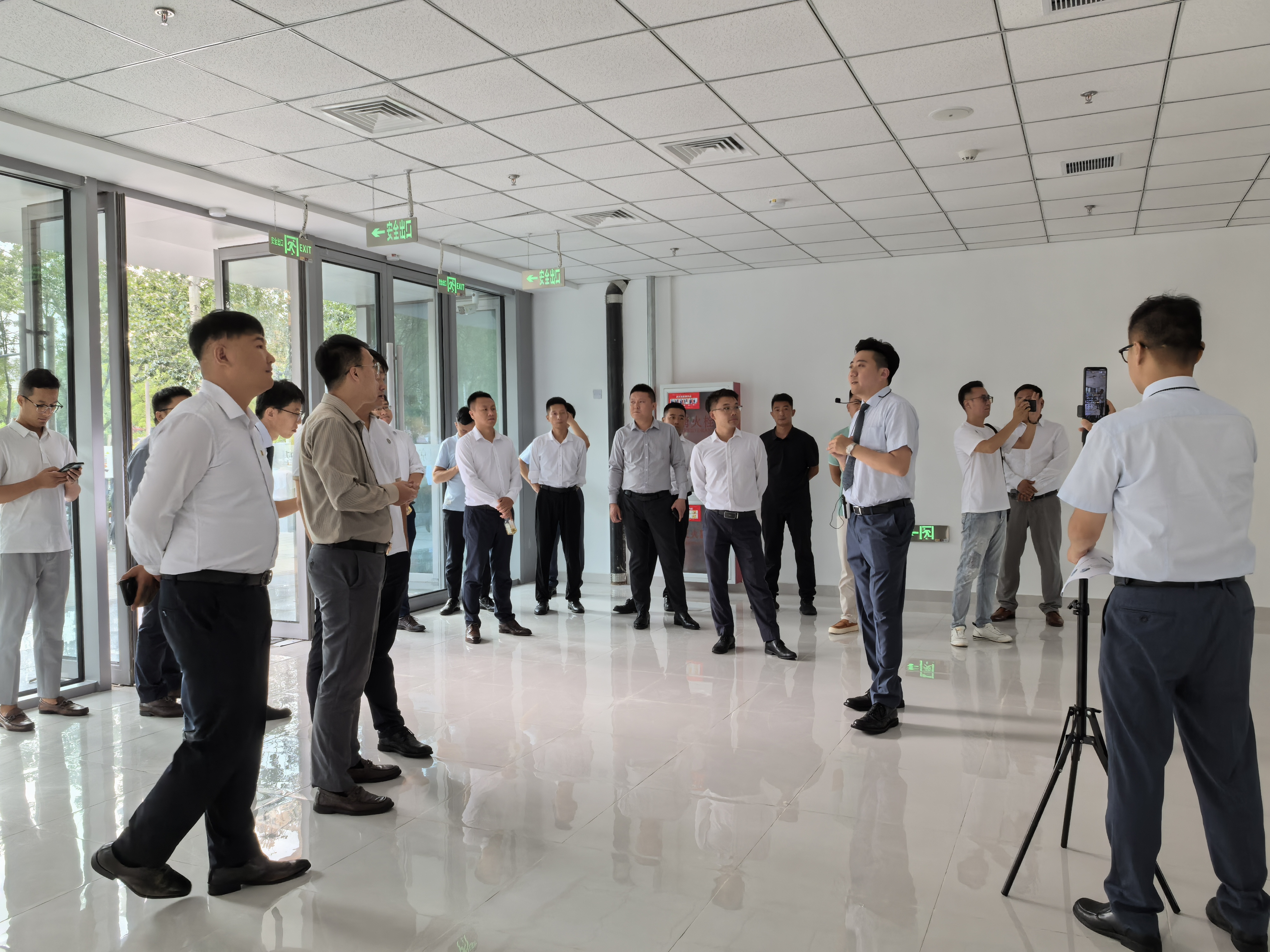 ManBetX(万博体育)APP官网|英超狼队和水晶宫全球赞助同伴