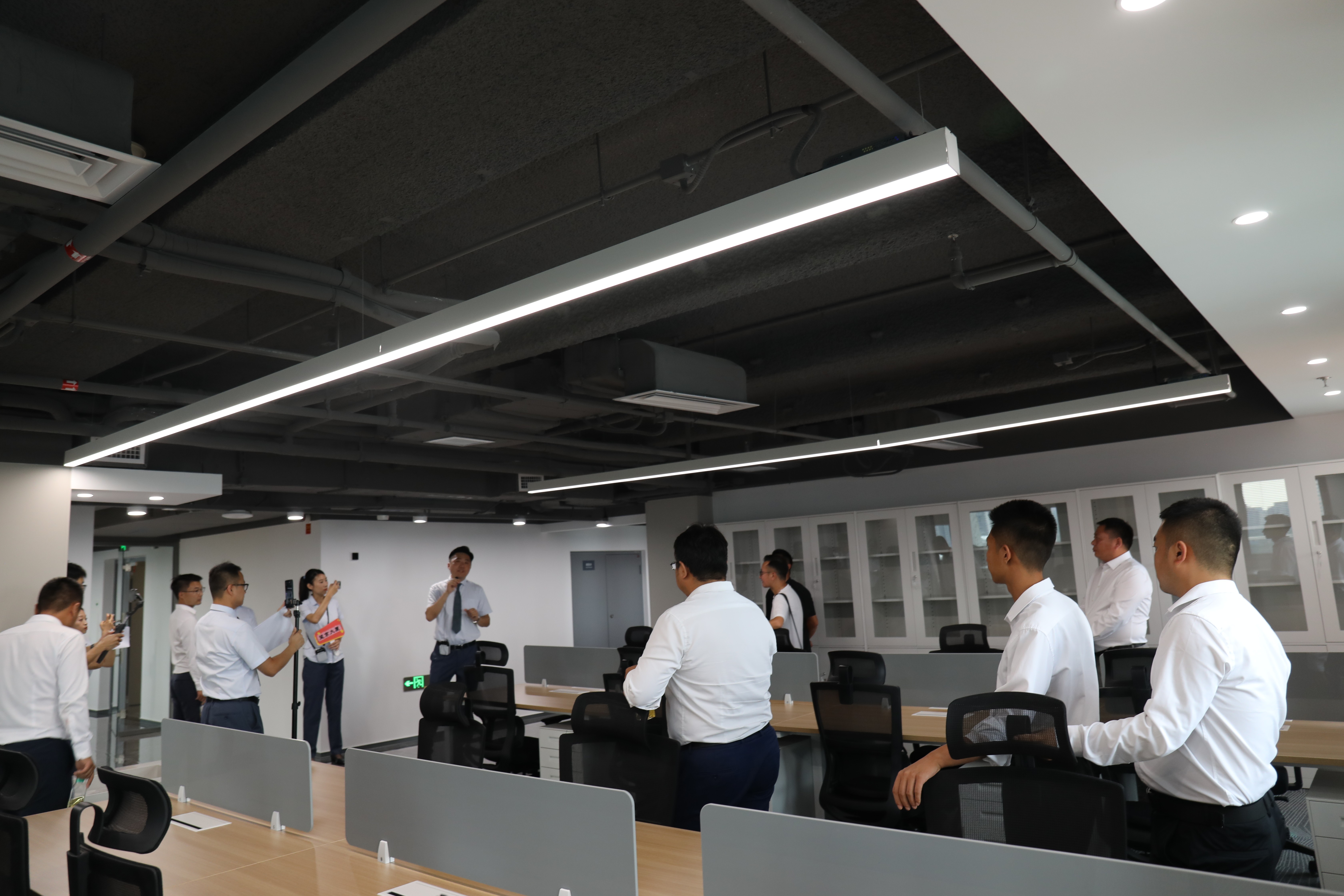 ManBetX(万博体育)APP官网|英超狼队和水晶宫全球赞助同伴