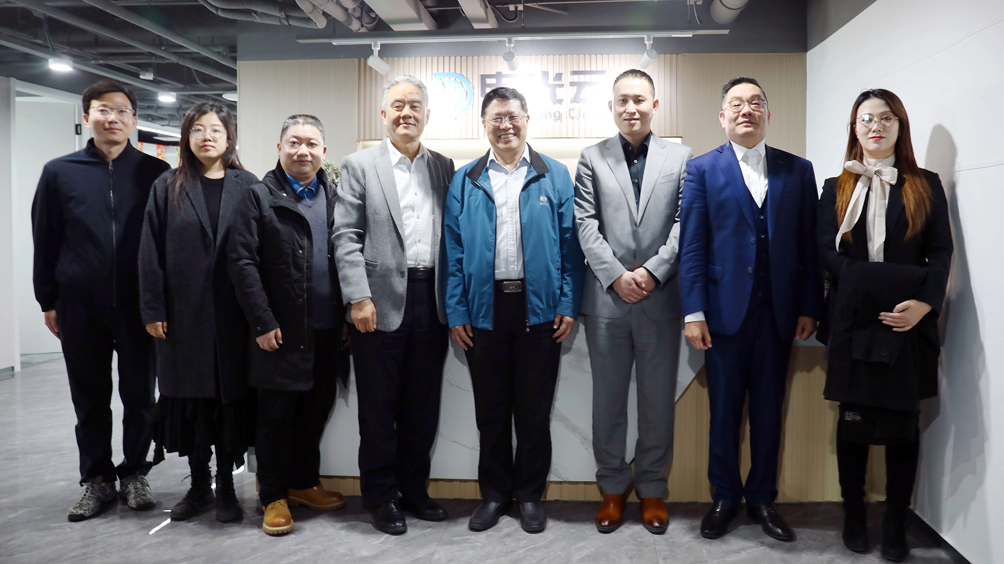 ManBetX(万博体育)APP官网|英超狼队和水晶宫全球赞助同伴