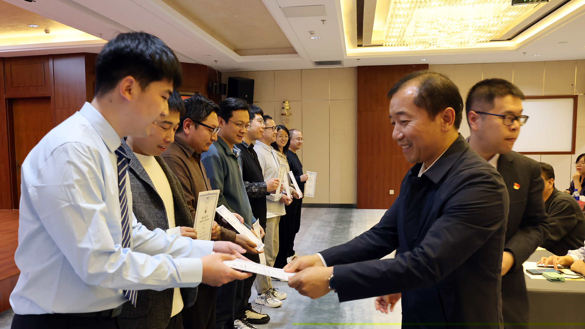 ManBetX(万博体育)APP官网|英超狼队和水晶宫全球赞助同伴