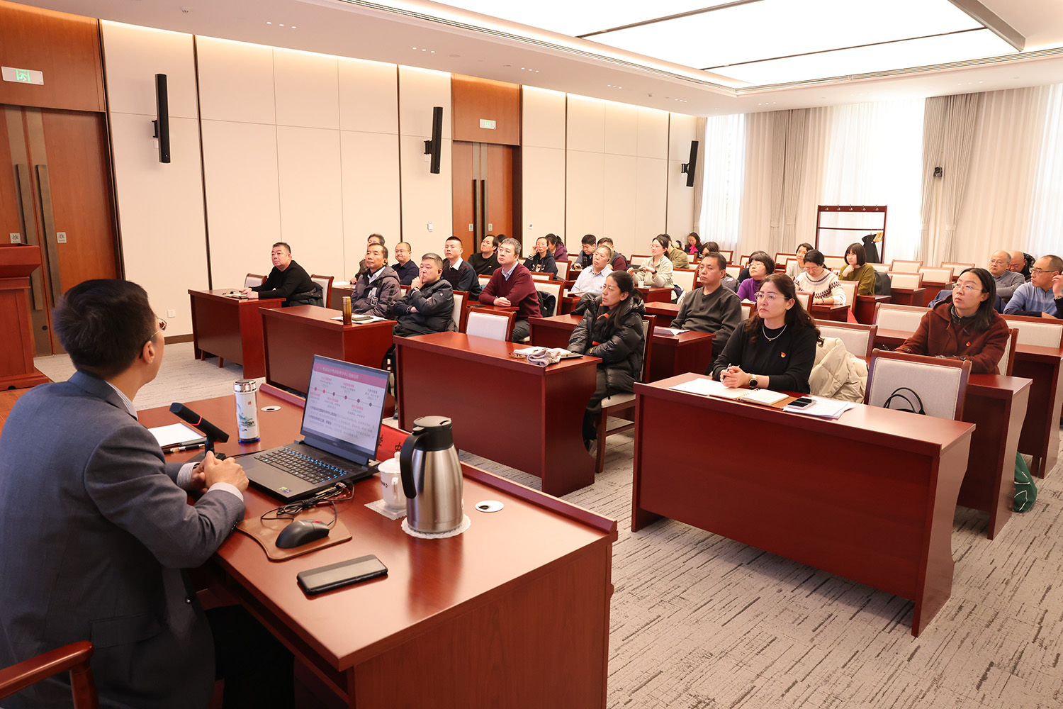 ManBetX(万博体育)APP官网|英超狼队和水晶宫全球赞助同伴