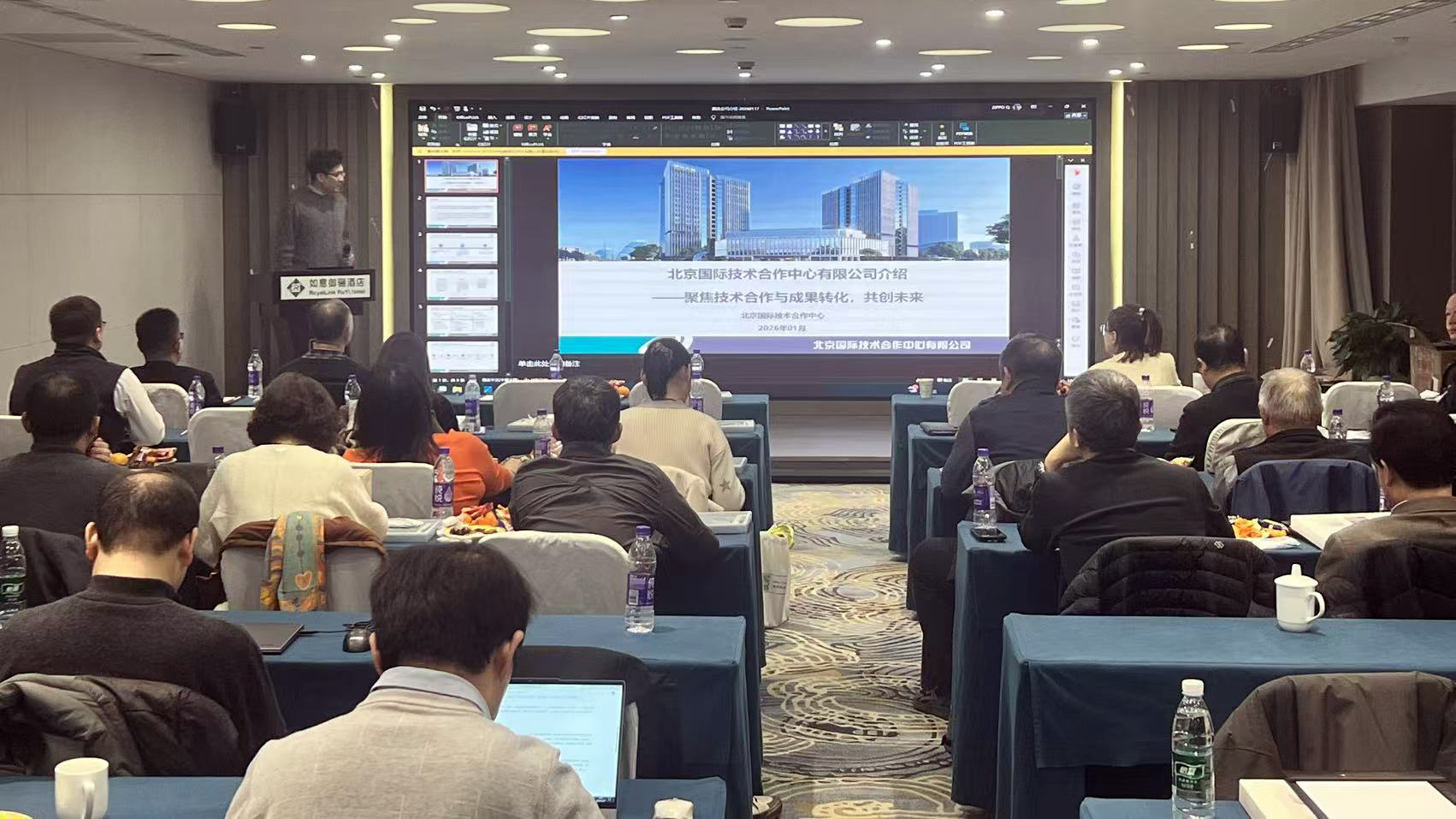 ManBetX(万博体育)APP官网|英超狼队和水晶宫全球赞助同伴